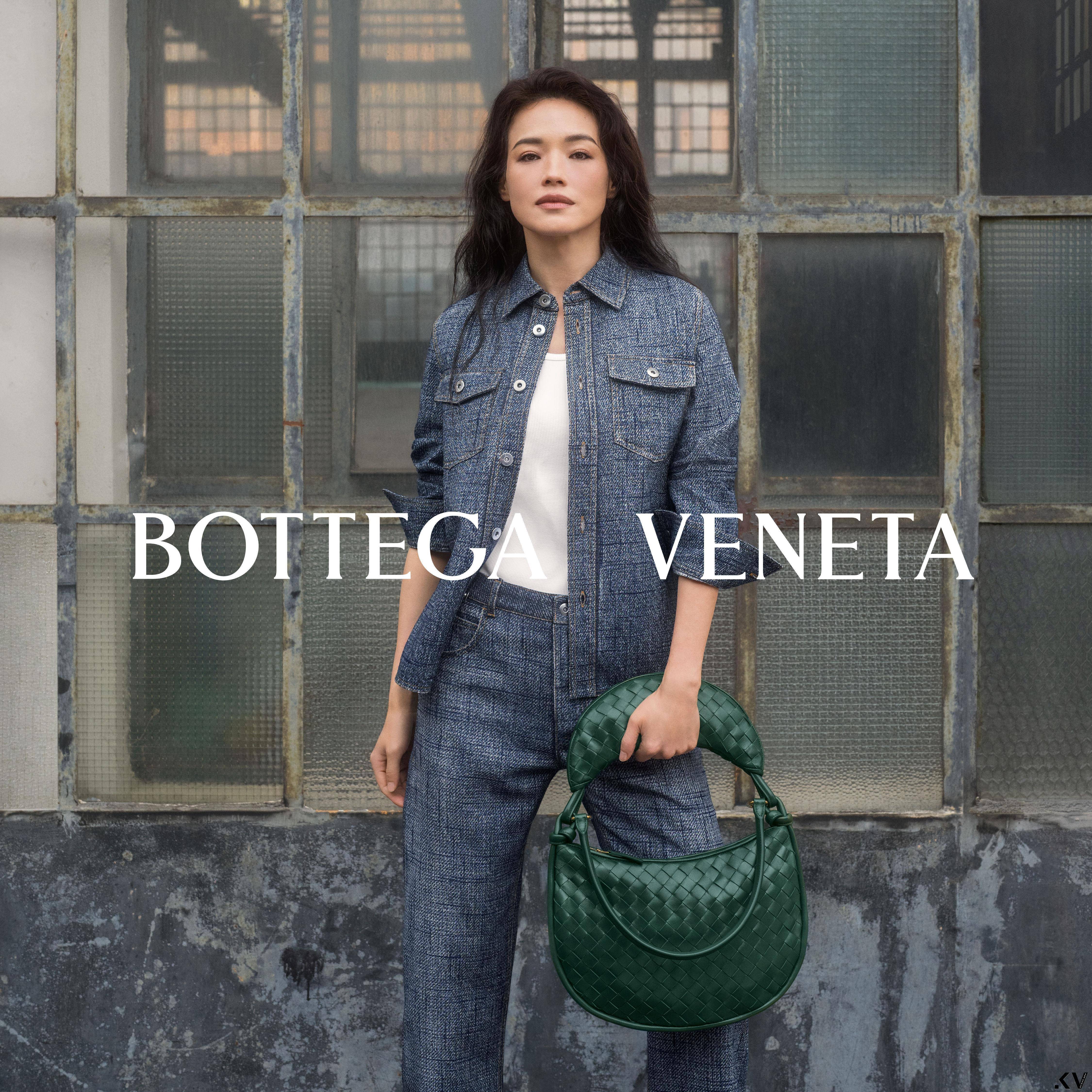 继RM后舒淇成为BOTTEGA VENETA品牌大使！带货最新“半月包”高级感破表 名人名流 图1张